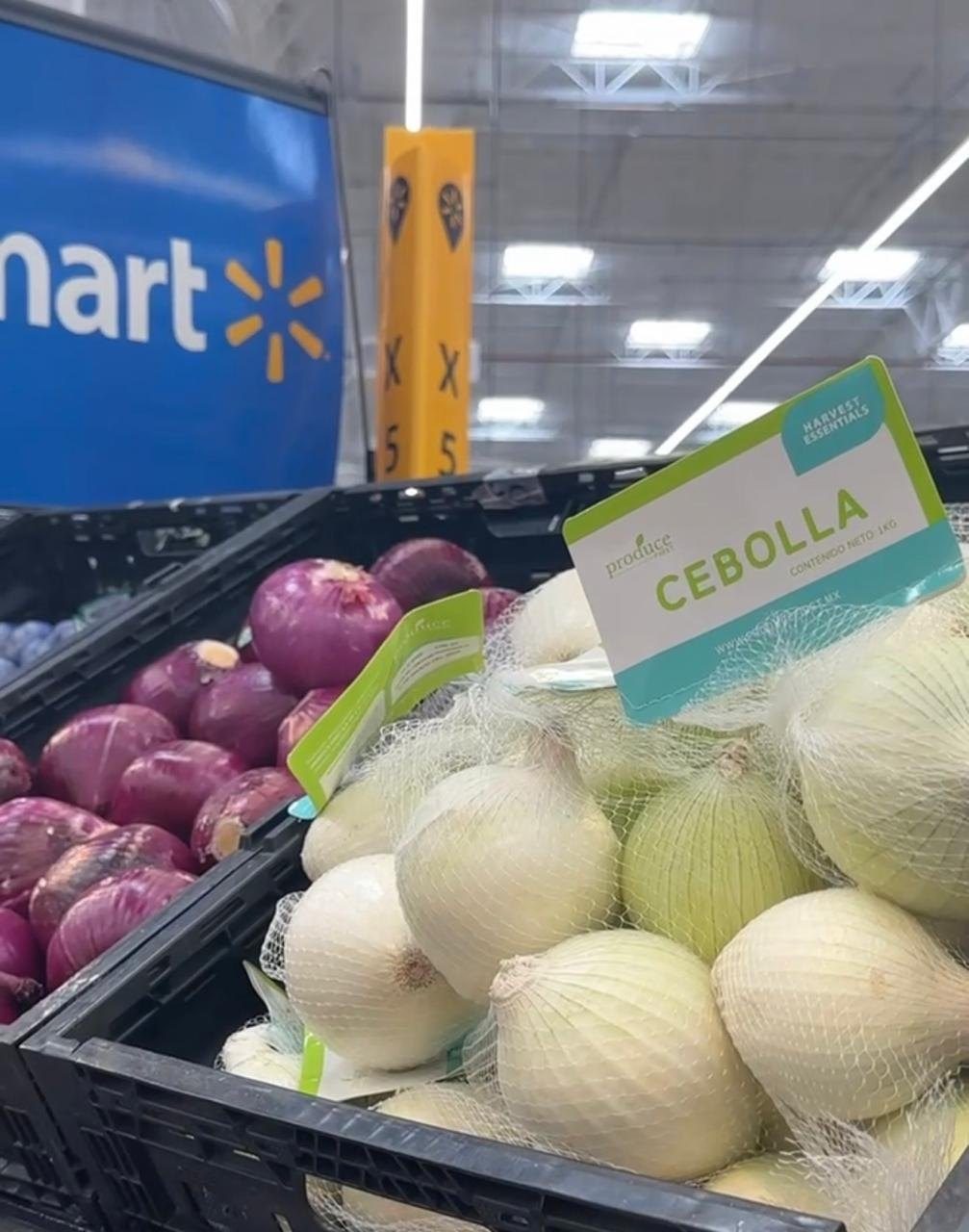 Cebolla Produce First en malla de 1 kg en el anaquel de Walmart México